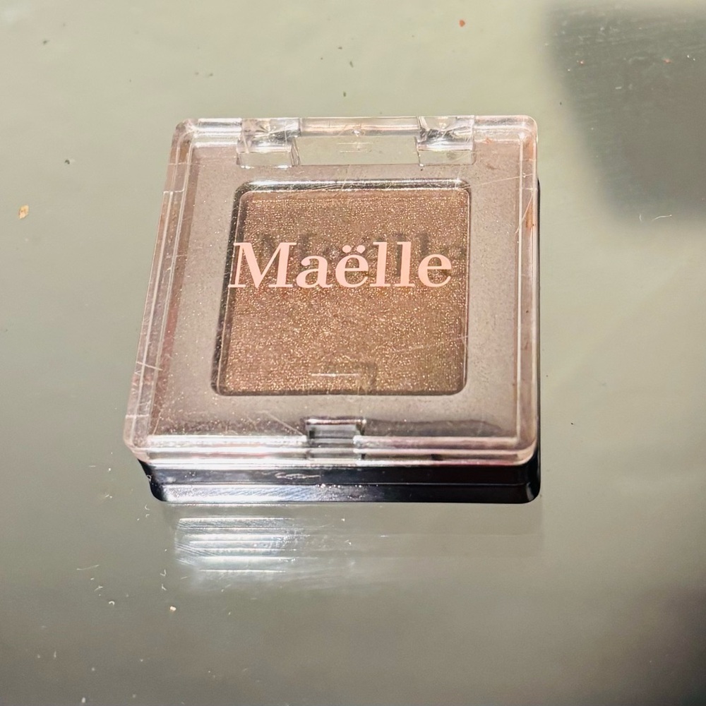 Shimmering Brown Eyeshadow